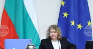 Председателят на Народното събрание Наталия Киселова поздрави Карлос Насар за спечелената трета световна титла по вдигане на тежести