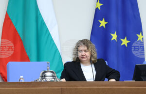 Председателят на Народното събрание Наталия Киселова поздрави Карлос Насар за спечелената трета световна титла по вдигане на тежести