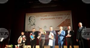 Председателят на Народното събрание Наталия Киселова присъства на кулминацията на тържествата по повод 225 години от рождението на Колю Фичето в Дряново