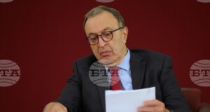 Президентът Петър Стоянов представя автобиографичната книга на легендата на българския футбол Петър Зехтински