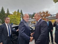 Продължава визитата на президентът на Унгария Тамаш Шуйок в България по покана на българския държавен глава Румен Радев.