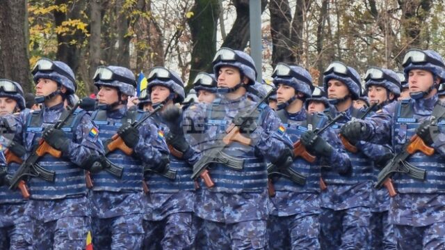 Румъния планира въвеждане на платена доброволна военна подготовка