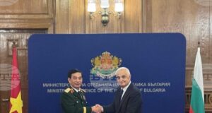 Сигурността в регионите и задълбочаване на сътрудничеството обсъдиха на среща министрите на отбраната на България и Виетнам