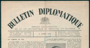 Съобщение за новоназначения пълномощен министър на България в Брюксел Симеон Радев в Дипломатически бюлетин, издание на Информационната служба за дипломатическия и светски живот в Белгия. Брюксел. Април 1938 г.ЦДА, ф. 77К, оп. 4, а.е. 42, л. 3