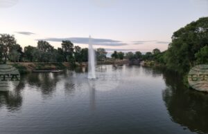 След оглед на място от Басейнова дирекция „Източнобеломорски район“ изискаха струпан асфалтов отпадък на брега на река Тунджа да бъде премахнат