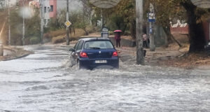 След силен дъжд два автоподлеза във Варна са временно затворени, няма пострадали хора