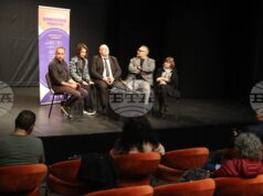 Среща с писателката Мария Лалева и представление на Младежкия театър предлага днес фестивалът „Есенни театрални срещи в Русе“