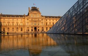 Трима маскирани крадци обраха Лувъра рано тази сутрин Лувър