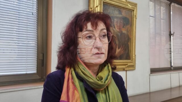 Хората, които се занимават с изкуство, са надарени с Божията искра, каза в Търговище директорът на Националната галерия Анелия Николаева