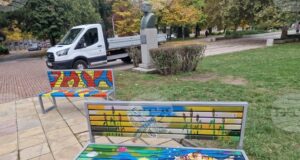 „Художниците на Търговище“ поставиха своя артистичен отпечатък в центъра на града с колекция от пейки, превърнати в произведения на изкуството