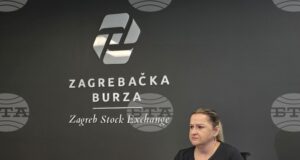 Въвеждането на еврото допълнително осветли икономиката в Хърватия, но не мина без предизвикателства за бизнеса и потребителите, посочиха експерти пред български медии