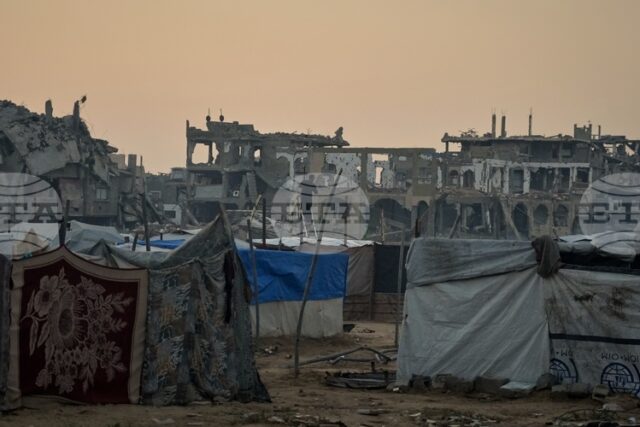 АКТУАЛИЗИРАНА Най-малко 25 палестинци бяха убити днес при израелски удари АКТУАЛИЗИРАНА
Най-малко 25 палестинци бяха убити днес при израелски удари в Газа, съобщиха здравните власти в анклава