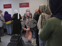 АП: Администрацията на Тръмп планира да направи проверка на документите на бежанците, приети по времето на Байдън АП: Администрацията на Тръмп планира да направи проверка на документите на бежанците, приети по времето на Байдън