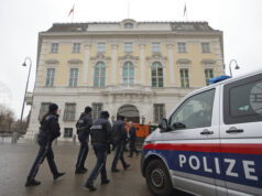 АПА: Австрийската партия на свободата иска още 1500 полицаи за Виена АПА: Австрийската партия на свободата иска още 1500 полицаи за Виена