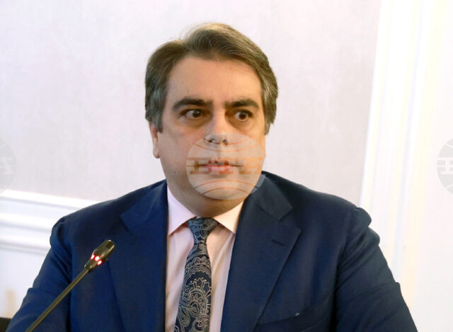 Асен Василев: С бюджета за 2026 г. властта взима още Асен Василев