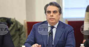 Асен Василев предупреди МВР, че за протеста утре се готвят провокации и се обърна към Бойко Борисов да оттегли бюджета, за да се преработи