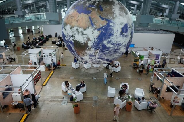 Атмосферата се използва като "открита канализация", заяви на КОП30 бившият вицепрезидент на САЩ Ал Гор