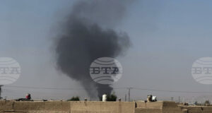 Афганистан съобщи, че е бил атакуван със снаряди от Пакистан въпреки текущите преговори за примирие