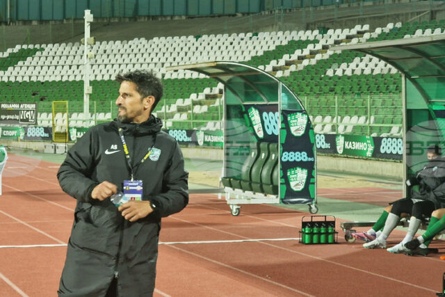 Берое се раздели със старши треньора Алехандро Сагерас