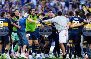 Бока Хуниорс надигра Ривър Плейт в аржентинското Суперкласико Бока Хуниорс надигра Ривър Плейт в аржентинското Суперкласико