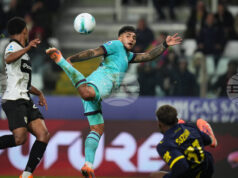 Болоня се справи с останалия с десет души тим на Парма в мач от Серия А Болоня се справи с останалия с десет души тим на Парма в мач от Серия А