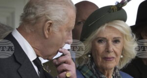 Британският крал Чарлз Трети и кралица Камила отдадоха почит на драматурга Том Стопард