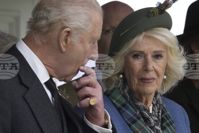 Британският крал Чарлз Трети и кралица Камила отдадоха почит на драматурга Том Стопард