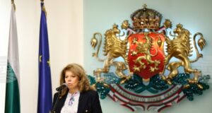 България и днес има своите велики личности, които всеки ден будят за светлина, добрини знание и прогрес, заяви Илияна Йотова