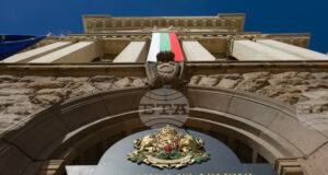 България приветства усилията на САЩ и на президента Тръмп, насочени към установяване на мир в Украйна, заявяват от Министерския съвет