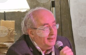 Българското общество има огромен проблем с преработването на паметта за комунистическото минало, каза журналистът Тони Николов