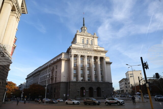 Бюджетната комисия разглежда днес законопроекта за държавния бюджет на второ Бюджетната комисия разглежда днес законопроекта за държавния бюджет на второ четене