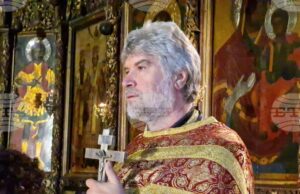 В живота трябва да намерим баланс - колко да се трудим за себе си и колко да богатеем в Бога, каза отец Славчо в търновския храм „Св. Никола“