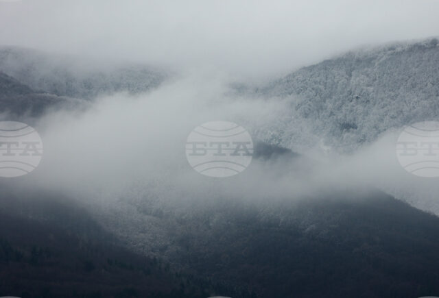 В планините е облачно и мъгливо, туристите да бъдат внимателни, съветват от Планинската спасителна служба на БЧК