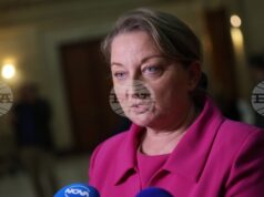 Важно е да има трайно решение за коледните и великденски добавки, каза председателят на социалната парламентарна комисия Деница Сачева Важно е да има трайно решение за коледните и великденски добавки, каза председателят на социалната парламентарна комисия Деница Сачева