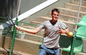 Виктор Марков отпадна на полуфиналите на двойки на турнир по тенис в САЩ