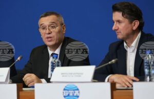 Виното е много важен щрих от целия икономически образ на България, каза министърът на земеделието и храните Георги Тахов Виното е много важен щрих от целия икономически образ на България, каза министърът на земеделието и храните Георги Тахов