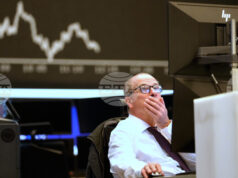 Водещите борсови индекси в Европа приключиха сесията с рязък спад, като фокусът е изместен към публикуването на икономически данни от САЩ