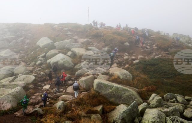 Времето в планините е облачно и тихо, температурите са положителни, Времето в планините е облачно и тихо, температурите са положителни, на места има мъгла, съобщиха от ПСС на БЧК
