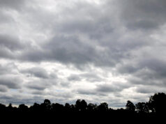 Времето ще се задържи облачно, но топло облачно време