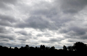 Времето ще се задържи облачно, но топло облачно време