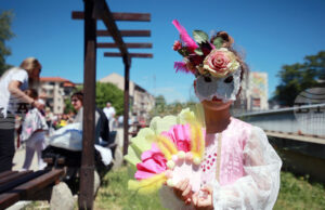 Габрово дава старт на петото годишно време – карнавалното, но заради дъжда церемонията ще е на закрито