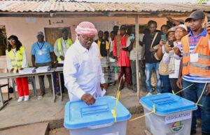 Гвинея-Бисау гласува на президентски и парламентарни избори