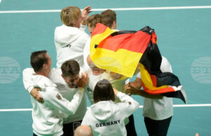 Германия спаси три мачбола в двубоя на двойки и елиминира драматично Аржентина на четвъртфиналите за купа „Дейвис“ Германия спаси три мачбола в двубоя на двойки и елиминира драматично Аржентина на четвъртфиналите за купа "Дейвис"