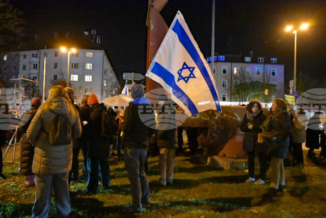 Германия ще вдигне идния понеделник частичното си оръжейно ембарго срещу Германия ще вдигне идния понеделник частичното си оръжейно ембарго срещу Израел