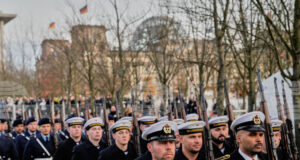Германските управляващи се споразумяха за нов план за въвеждането на доброволна военна служба