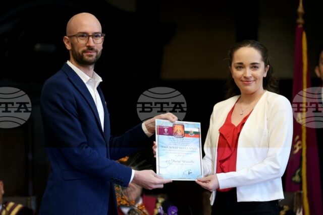 Д-р Диана Чолакова от Факултета по химия и фармация получи наградата на Столичната община за най-добър млад учен на Софийския университет