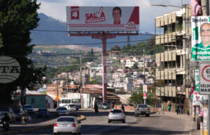 ДОПЪЛНЕНА
                                                                                                Гласоподавателите в Хондурас избират днес дали левицата да продължи да управлява или да върнат на власт десницата