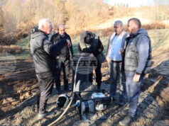 Дебит от 100 кубически метра вода на денонощие са разкрили сондажните проучвания в ардинското село Ахрянско Дебит от 100 кубически метра вода на денонощие са разкрили сондажните проучвания в ардинското село Ахрянско