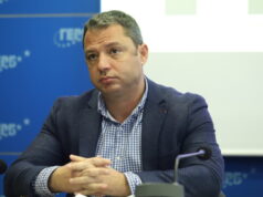 Делян Добрев предлага съкращаване на 10 500 незаети бройки в администрацията, което ще спести 500 млн. евро Делян Добрев