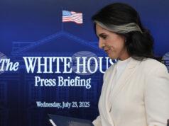 Демократите твърдят, че работата на разузнавателните служби на САЩ е подкопана и политизирана при Тръмп